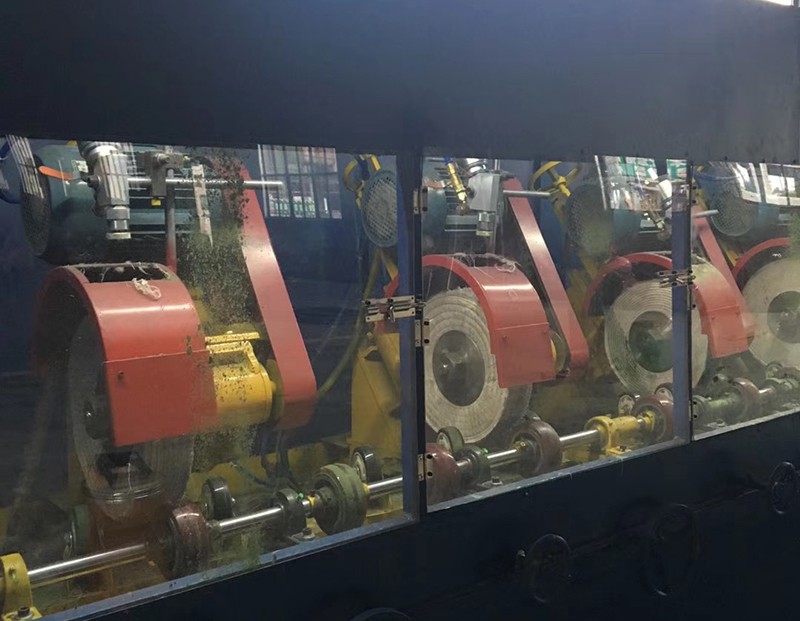 1659431585388211.jpg 圓管自動(dòng)拋光機(jī)1.jpg