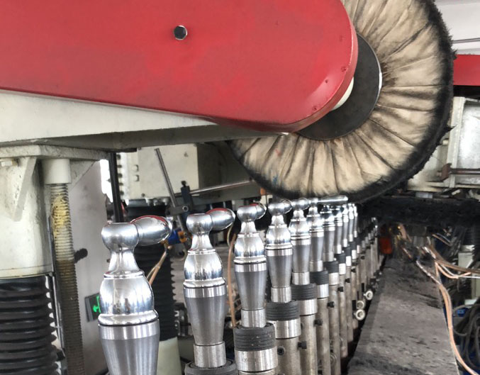 1659431687467307.jpg 水龍頭直線自動拋光機1.jpg